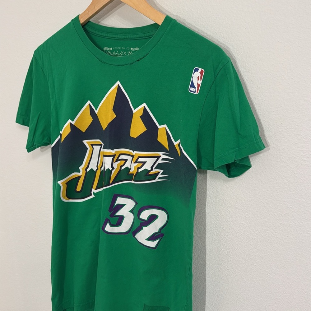 VINTAGE Utah Jazz Malone T-shirt Round Neck, Shortsleeved Size Small - Picture 2 of 6